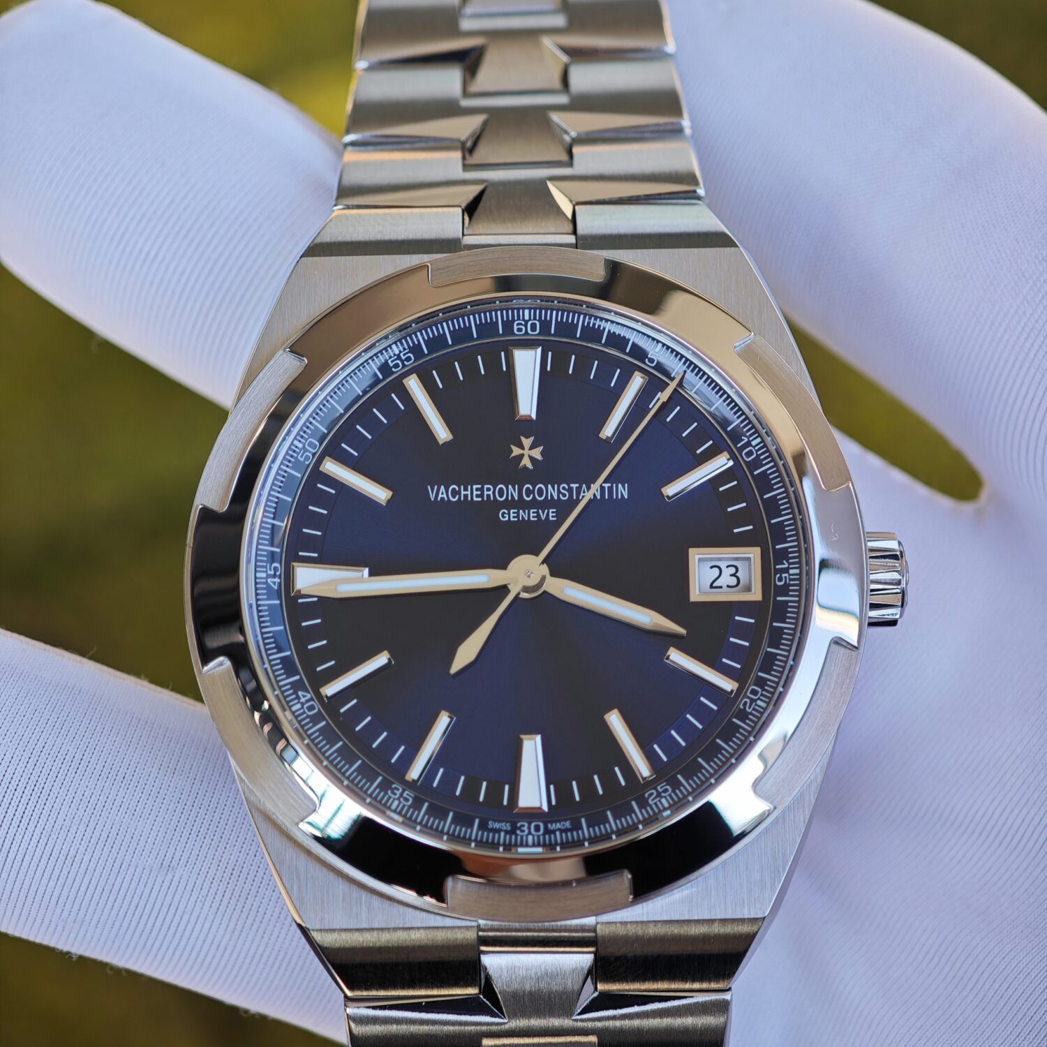 Vacheron Constantin 4500V blue dial, customized as the best alternative to blue dials, hands, and calendars. Strictly assembled according to Swiss craftsmanship standards, customized VC5100 integrated movement — custom-built watch