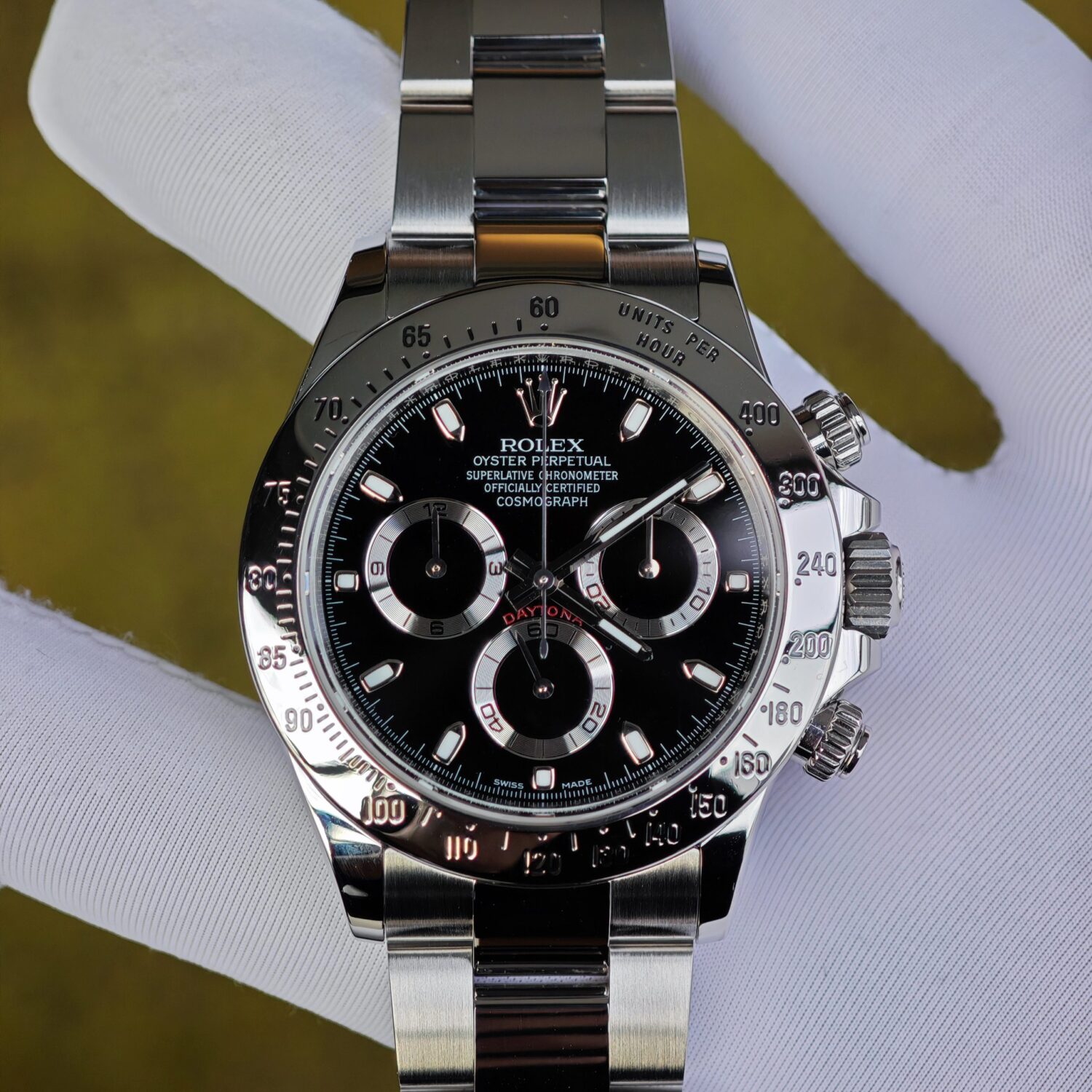 Rolex Daytona 116520 black dial with blue luminous hour markers. Equipped with five original accessories, including dial, bezel, hands, faithful, and crown. 1: 1CNC customized 904L stainless steel case and strap, Dandong 4130 integrated movement — custom-built watch