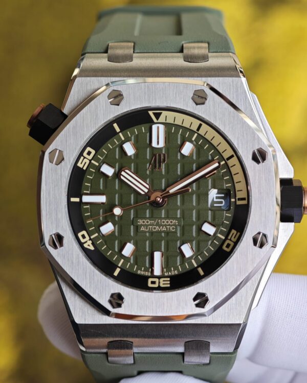 AUDEMARS PIGUET Royal Oak Offshore 15720 Avocado Green, equipped with original avocado green dial, best alternative hands and calendar, electroplated 18K white gold case, reference-accuratecustomized 4308 integrated movement — custom-built watch