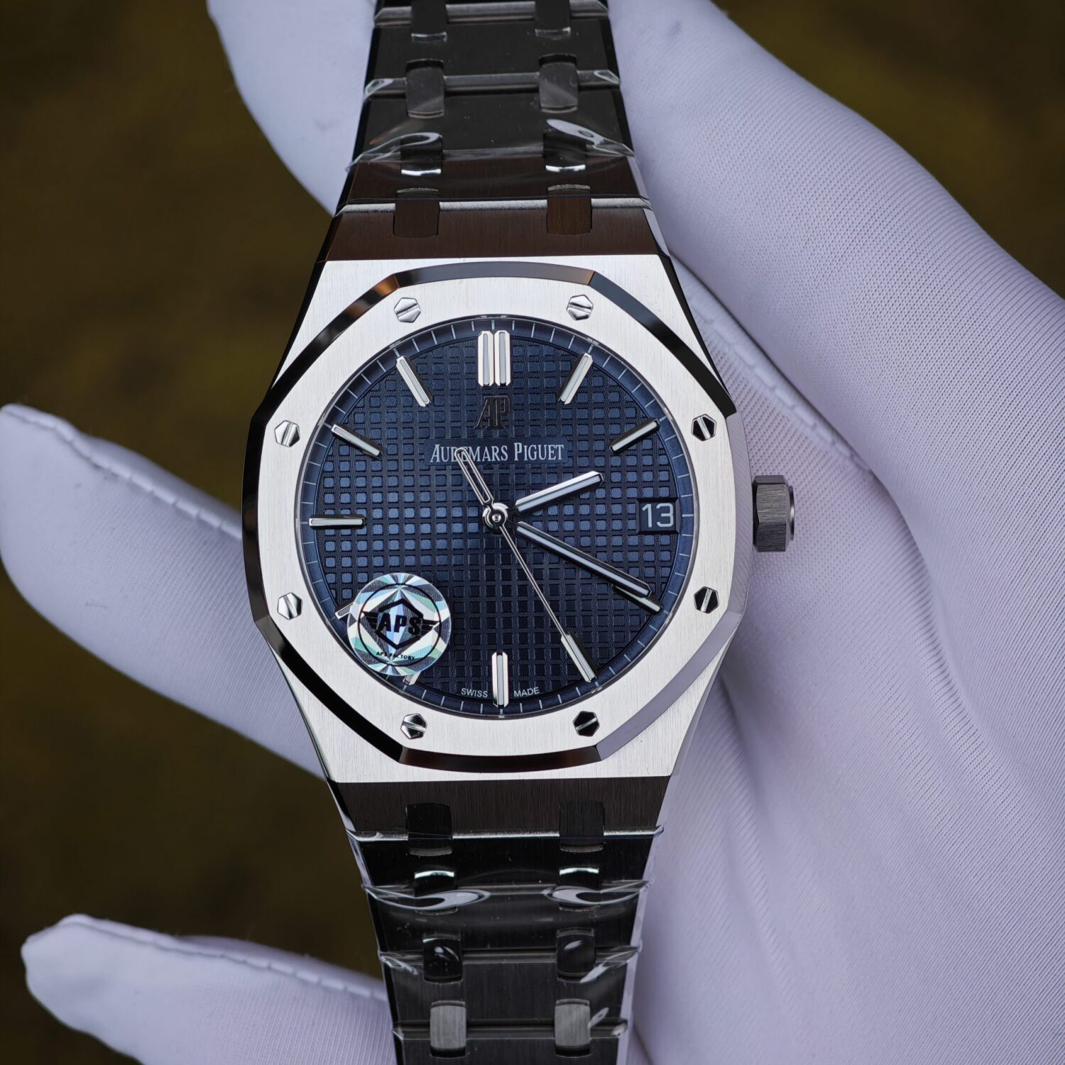 Royal Oak 41mm 15500, the latest version of APS, equipped with a blue dial, original data reference-accuratecustomized 4302 integrated movement (no card adjustment) — custom-built watch