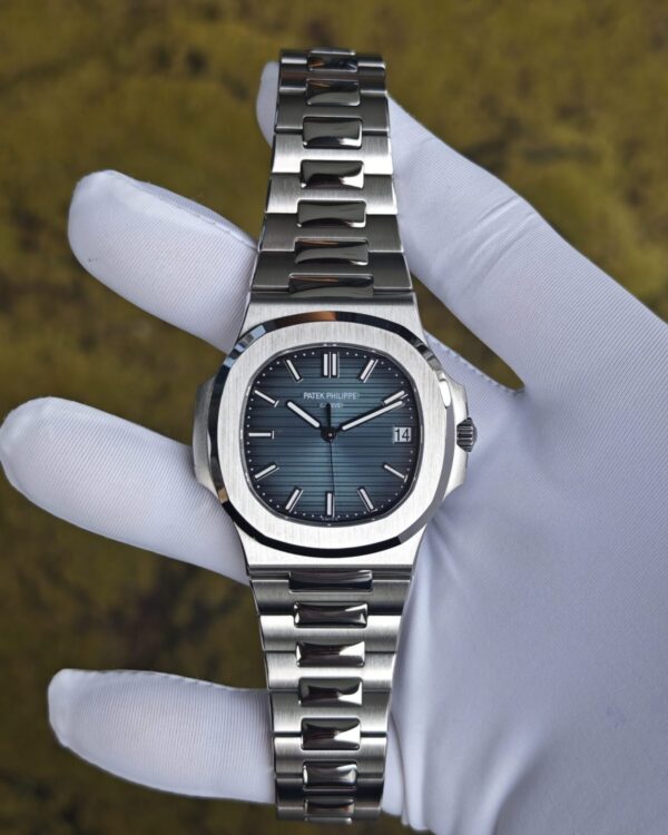 Patek Philippe 5711 blue dial, customized imported replacement dial, optimal substitute hands and calendar, equipped with original authentic 324 movement, utilizing German CNC technology to customize the case and strap with original data at a reference-accurateratio, — custom-built watch