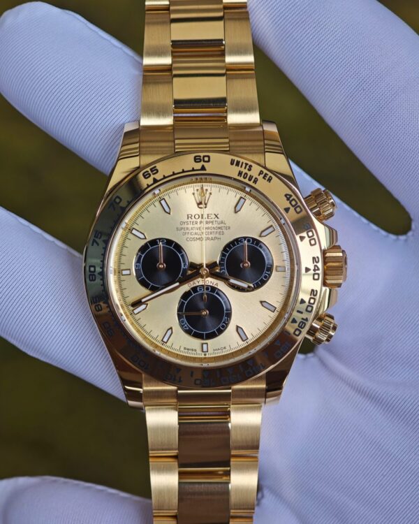Daytona 126508 custom model, reference-accurateCNC mold-opened weighted case/strap/clasp, total weight 180g, the entire watch adopts 18K original color gold-plated craftsmanship, optimal substitute dial/hands/solid pin shaft, Dandong 4131 movement — custom-built watch