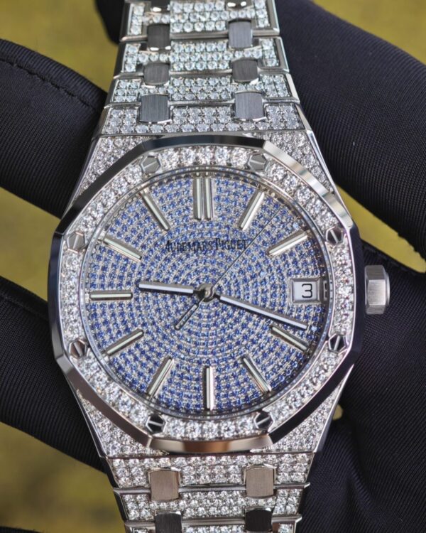 Customized counterweight full diamond AP15512bc, case and strap with Swiss craftsmanship inlaid with diamonds, customized blue full diamond dial, equipped with substitute hands and date, non card degree 4302 integrated movement — custom-built watch