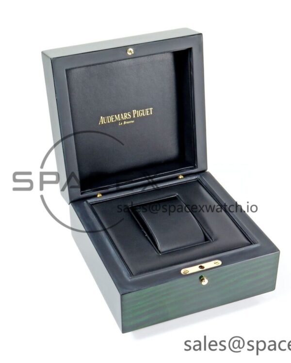 AUDEMARS PIGUET NEW GREEN WOODEN WATCH BOX AND PAPERS IMPORTANT NOTE — custom-built watch