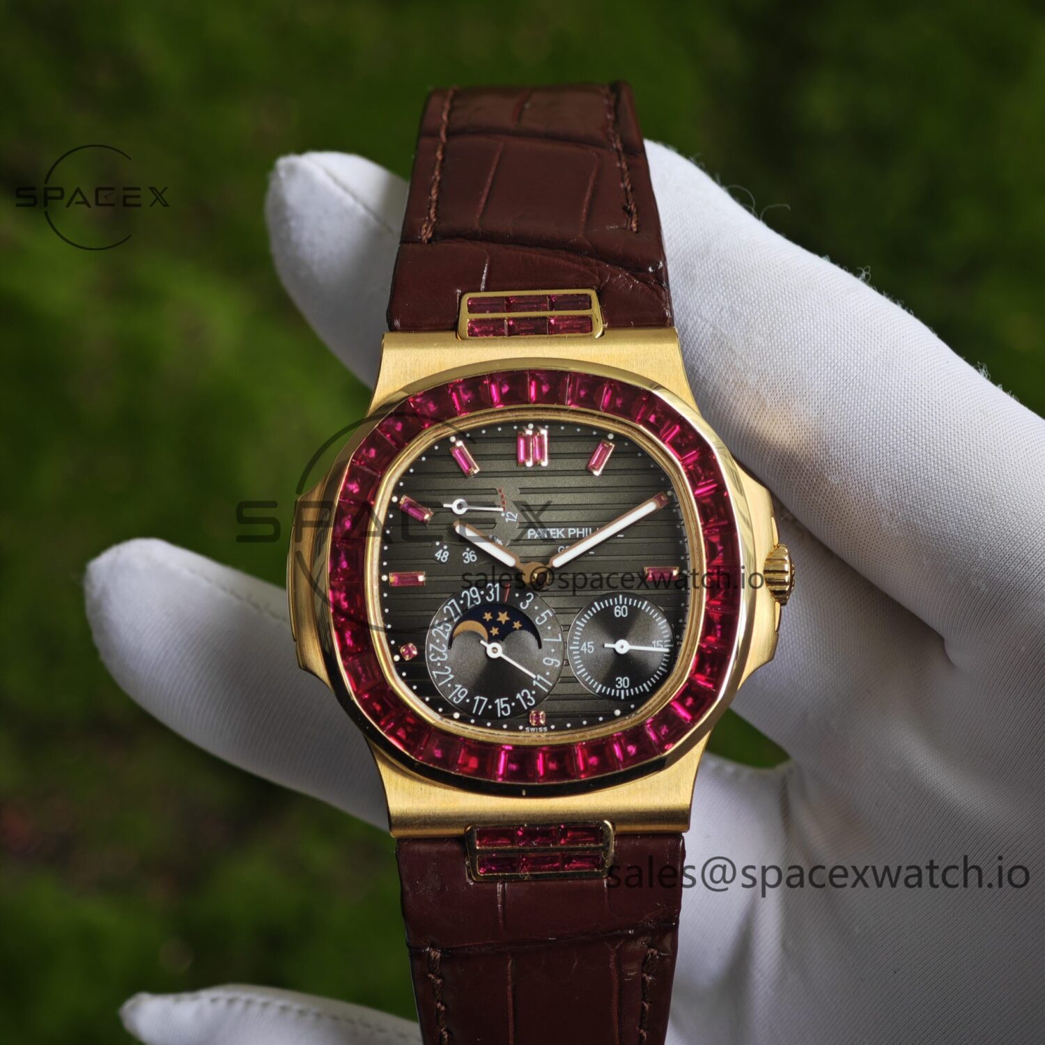 Patek Philippe Nautilus 5724R reference-accurateCustomized Best Alternative Gradient Dial Natural Ruby Scale, Customized Natural Ruby Outer Ring, 18K Gold Plated Case, 240 Integrated Movement — custom-built watch