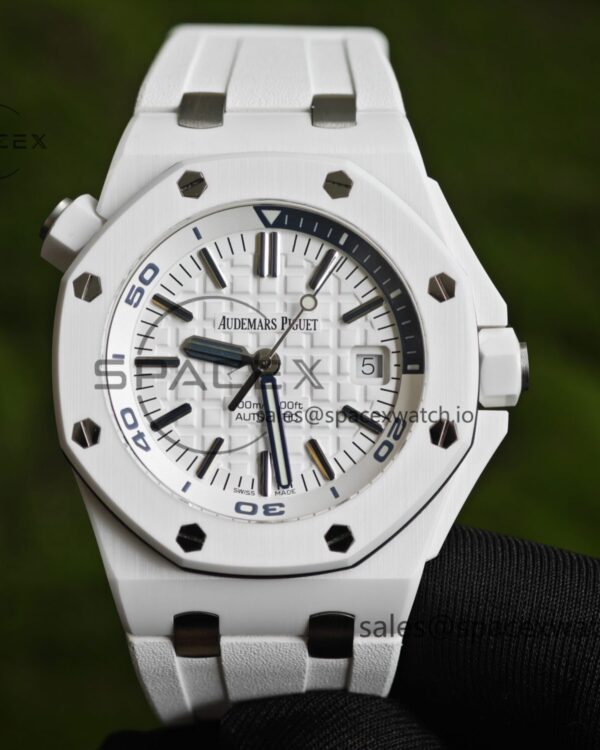 Customize a reference-accuratemold based on raw data to create the best version of the Royal Oak Ocean Diver 15707 white ceramic. Customize the best dial, hands, calendar, and high standard craftsmanship installation — custom-built watch