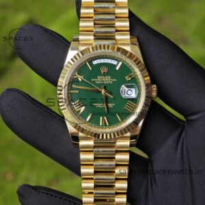 40mm Rolex Day Date m 228238 gaming table green, customized with German five axis CNC technology 18K pure gold strap, German imported green dial, pointer calendar, Swiss imported ETA2836 movement, high standard assembly process — custom-built watch
