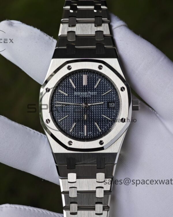 AP Royal Oak 39mm 15202 blue dial, original data reference-accuratecustomized case strap, imported replacement blue dial, customized best alternative pointer and calendar, equipped with new GEN2121 movement 22K gold tourbillon — custom-built watch
