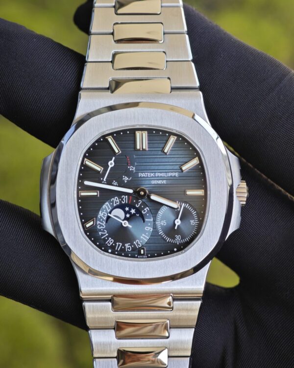 (Top customization) Patek Philippe Nautilus 5712A, original genuine two needle 240 improved, customized for the best effect, replacing gradient blue dial, substitute hands, best replacement moon phase, and ball top needle shaft. German craftsmanship reference-accuratecustomized case and strap, after secondary polishing and grinding, — custom-built watch