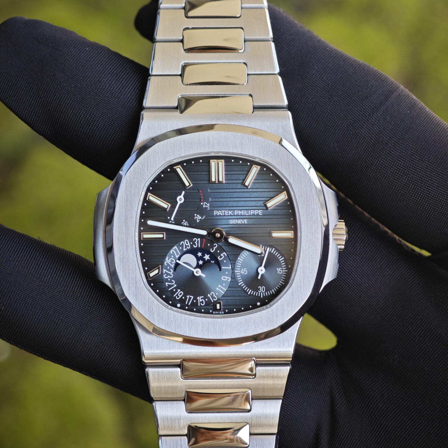 (Top customization) Patek Philippe Nautilus 5712A, original genuine two needle 240 improved, customized for the best effect, replacing gradient blue dial, substitute hands, best replacement moon phase, and ball top needle shaft. German craftsmanship reference-accuratecustomized case and strap, after secondary polishing and grinding, — custom-built watch