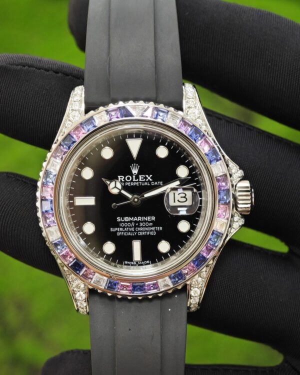 Rolex Yacht Master Series 40mm 126679SABR, electroplated 18K white gold case and clasp. The best enamel substitute for customized representative plates, with customized pointers (solid needle shafts) and hand inlaid genuine gemstone outer rings. Equipped with Dandong 3235 movement — custom-built watch