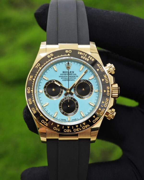 Rolex Daytona 126518 new Tiffany turquoise, custom turquoise blue painted double-layer dial, custom substitute hands and outer ring. The case buckle is polished twice and plated with 18K gold, Oysterflex strap, Dandong 4131 movement Assemble according to official assembly standards — custom-built watch