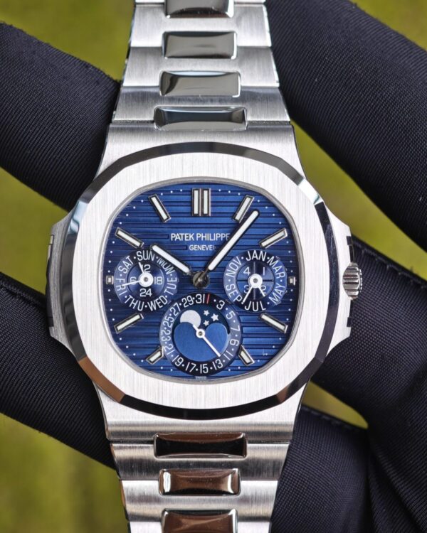 Patek Philippe Nautilus white gold 5740, reference-accuratecustomized CNC18K pure gold case, 18K pure gold bracelet. Best substitute for disk pointer, ball top needle shaft, customized ACE240 integrated movement — custom-built watch