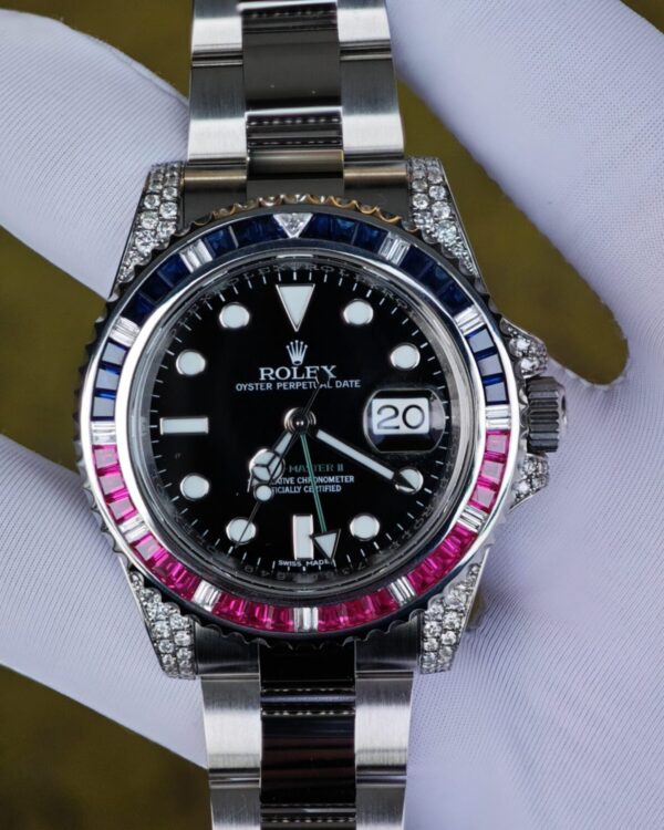 Rolex Greenwich 116759SARU can be installed with genuine dial, hands, calendar, and faithful. The case is hand inlaid with diamonds and the outer ring is set with natural gemstones. Equipped with Dandong 3285 movement — custom-built watch