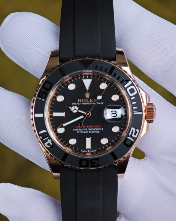 Rolex 40mm rose gold yacht 126655, with tungsten steel counterweights, 18K gold-plated case and clasp. Equipped with the best after-sales dial, hands, date wheel, and Dandong 3235 movement. Stable performance. Assemble according to Swiss craftsmanship — custom-built watch