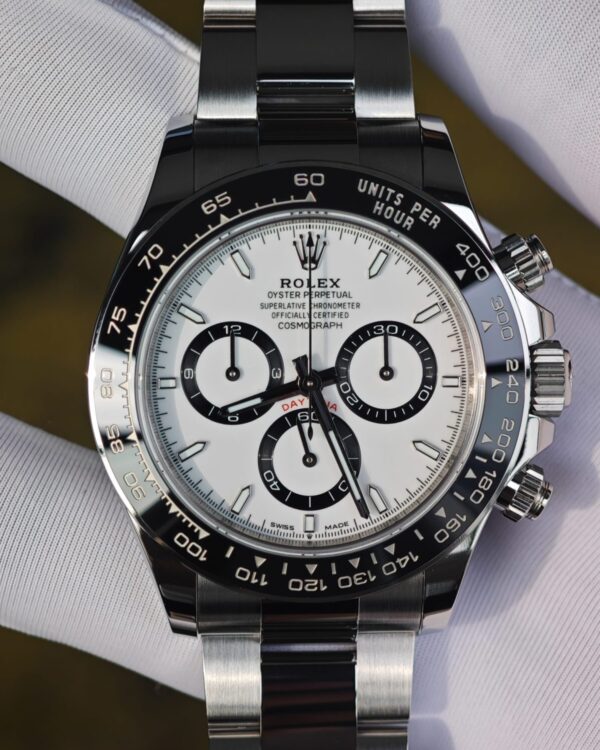 Rolex Daytona 126500 Panda, customized with the best dial, hands, and polished solid shafts. The case and strap are polished twice with the Dandong 4131 — custom-built watch