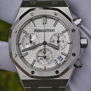 AP Royal Oak 26240 with white dial, fitted with the best custom-made dial, hands, and solid pinions, the case and bracelet having undergone secondary refinishing and polishing, and powered by the Shanghai 4401 integrated movement. — custom-built watch