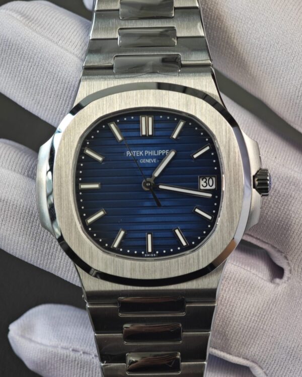 3K factory Patek Philippe 5811 blue dial, original data case, strap. Dandong 330 integrated movement customization. — custom-built watch