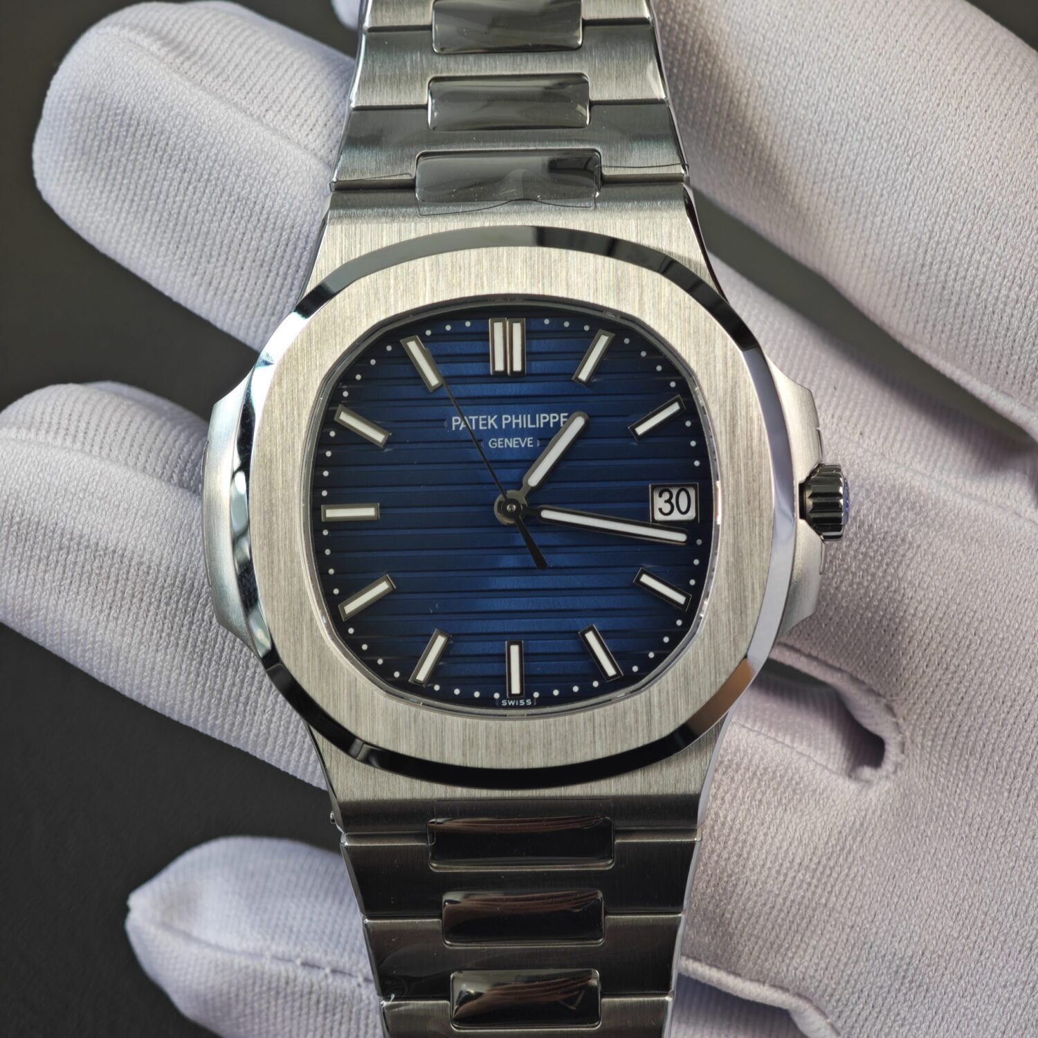 3K factory Patek Philippe 5811 blue dial, original data case, strap. Dandong 330 integrated movement customization. — custom-built watch