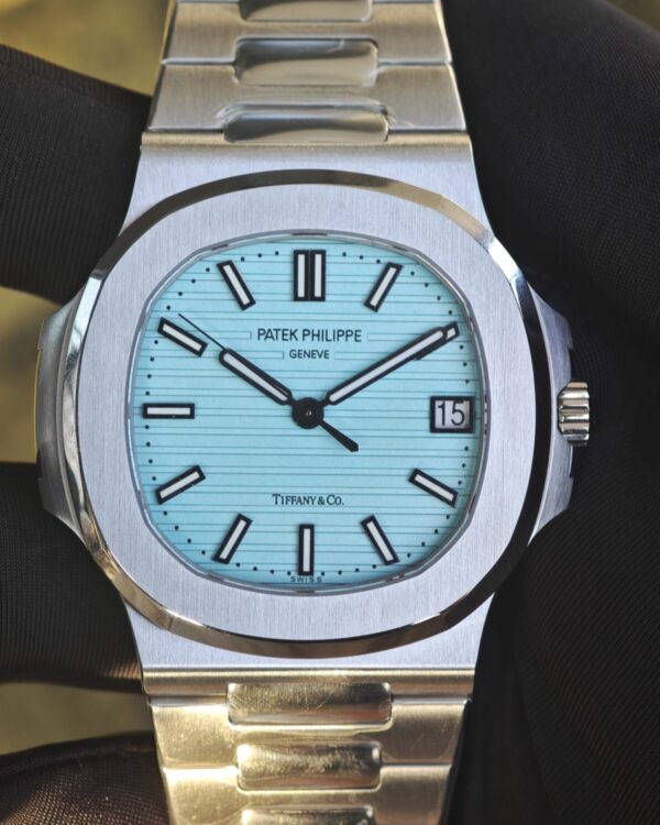 PPF version Patek Philippe 5711 Tiffany blue dial, dial and hands undergo secondary adjustment and refinement, Dandong 324 integrated movement — custom-built watch