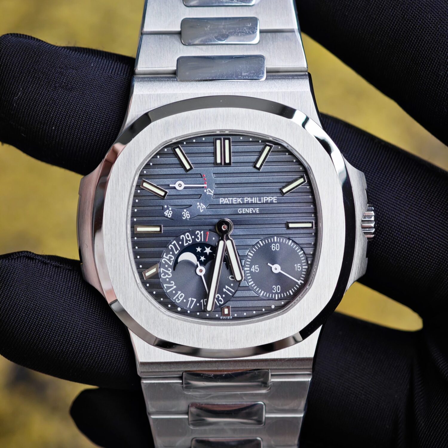 U-mi Patek Philippe Nautilus Blue Plate 5712, reference-accuratecustomized case and strap, customized cardless 240 integrated movement — custom-built watch