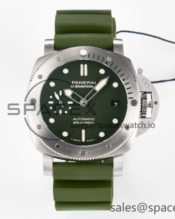 PAM1055 Luminor Submersible 42mm Verde Militare VSF reference-accurate on Green Rubber Strap P.900 build — custom-built watch