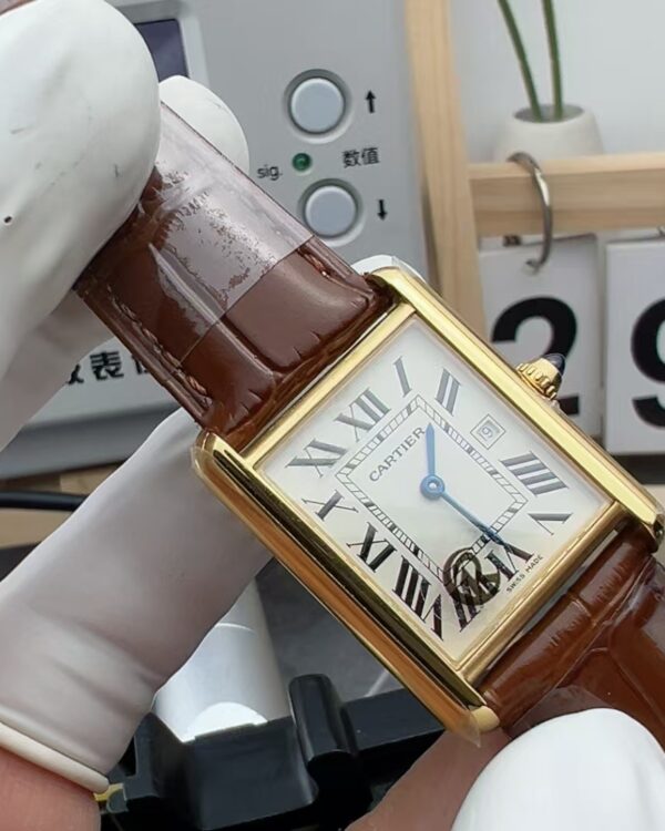 AF Cartier tank medium belt white disc