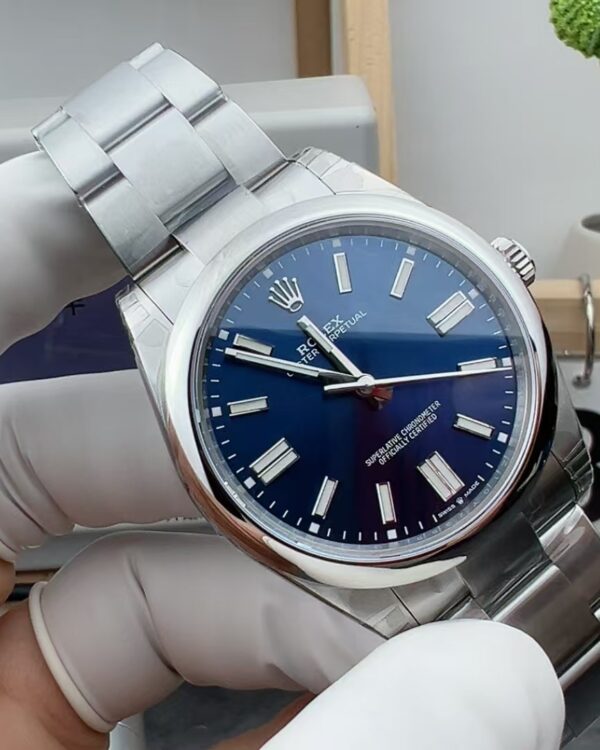 VS Rolex Perpetual 134300 Steel Belt Blue Disc