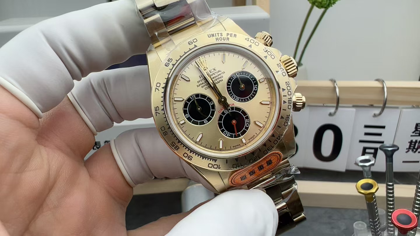 CBD Rolex Daytona Gold Yu Wenle