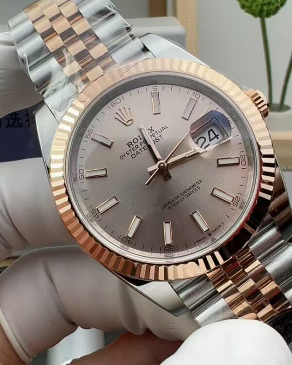 V Factory Rolex Room Rose Gold Log, Five Baht with Brown Plate