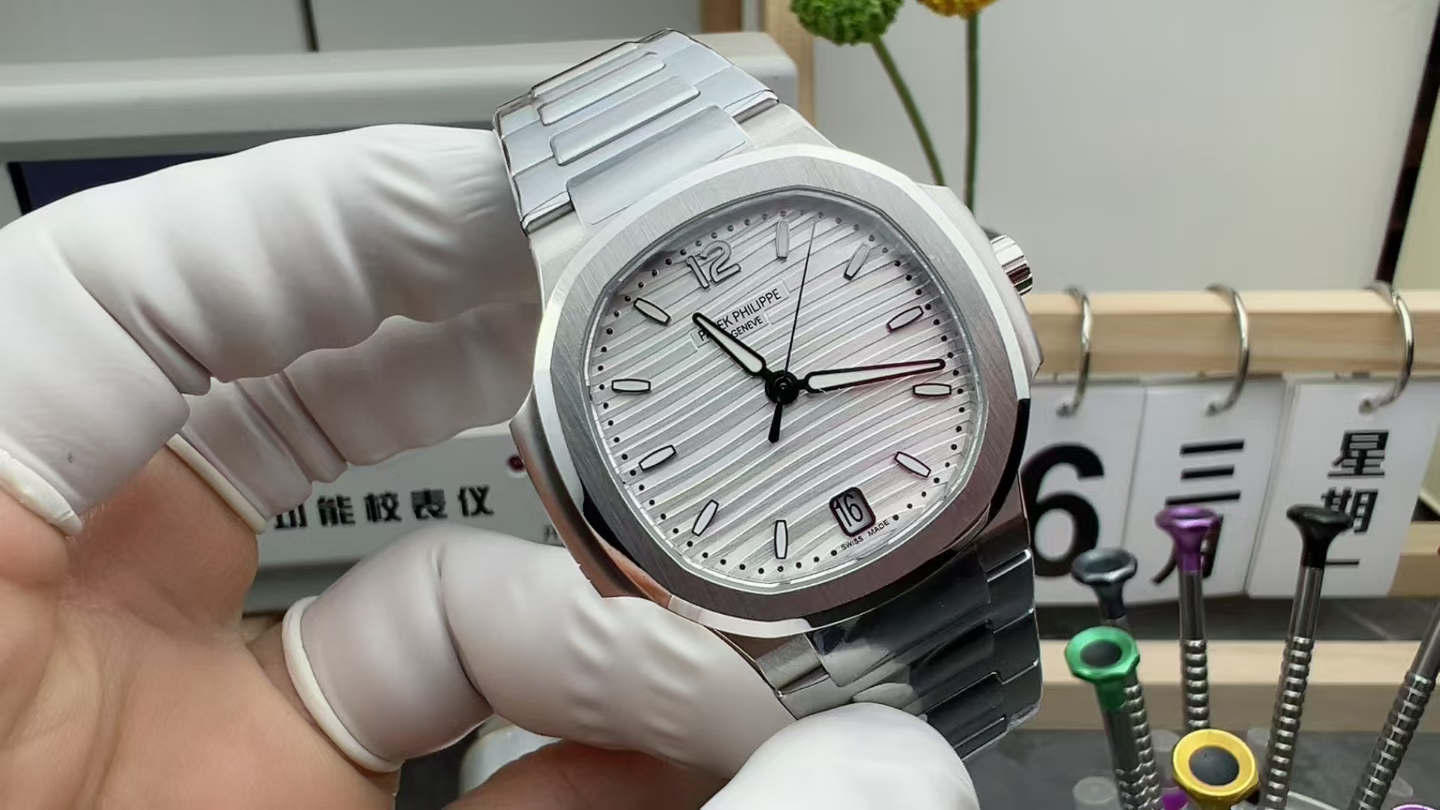 3K Patek Philippe 7118 Female Nautilus Steel Band White Plate