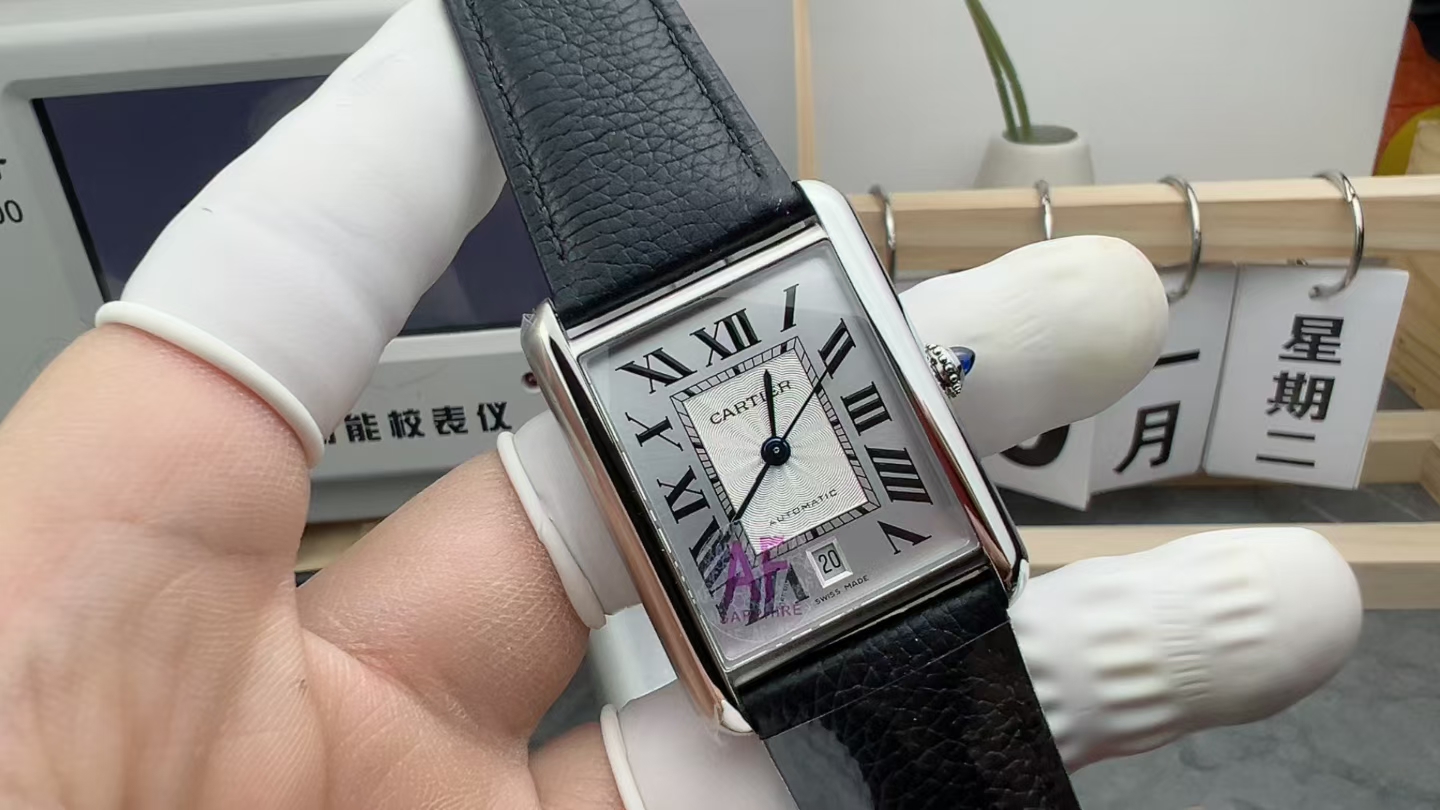 AF Cartier's new tank belt white disc