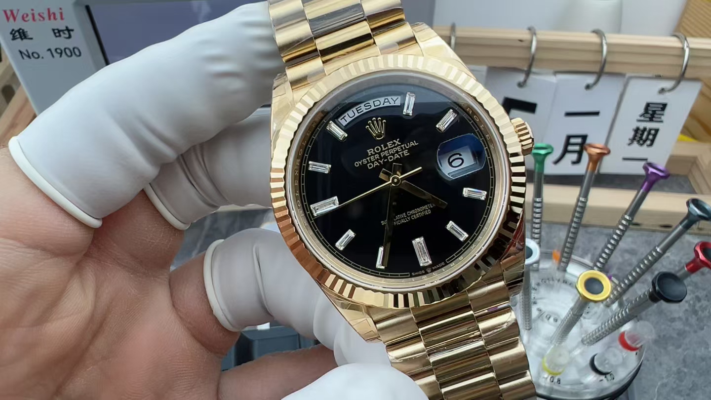 VS Rolex Weekly Journal Black Rock Sugar 228238 Steel Strip Black Plate