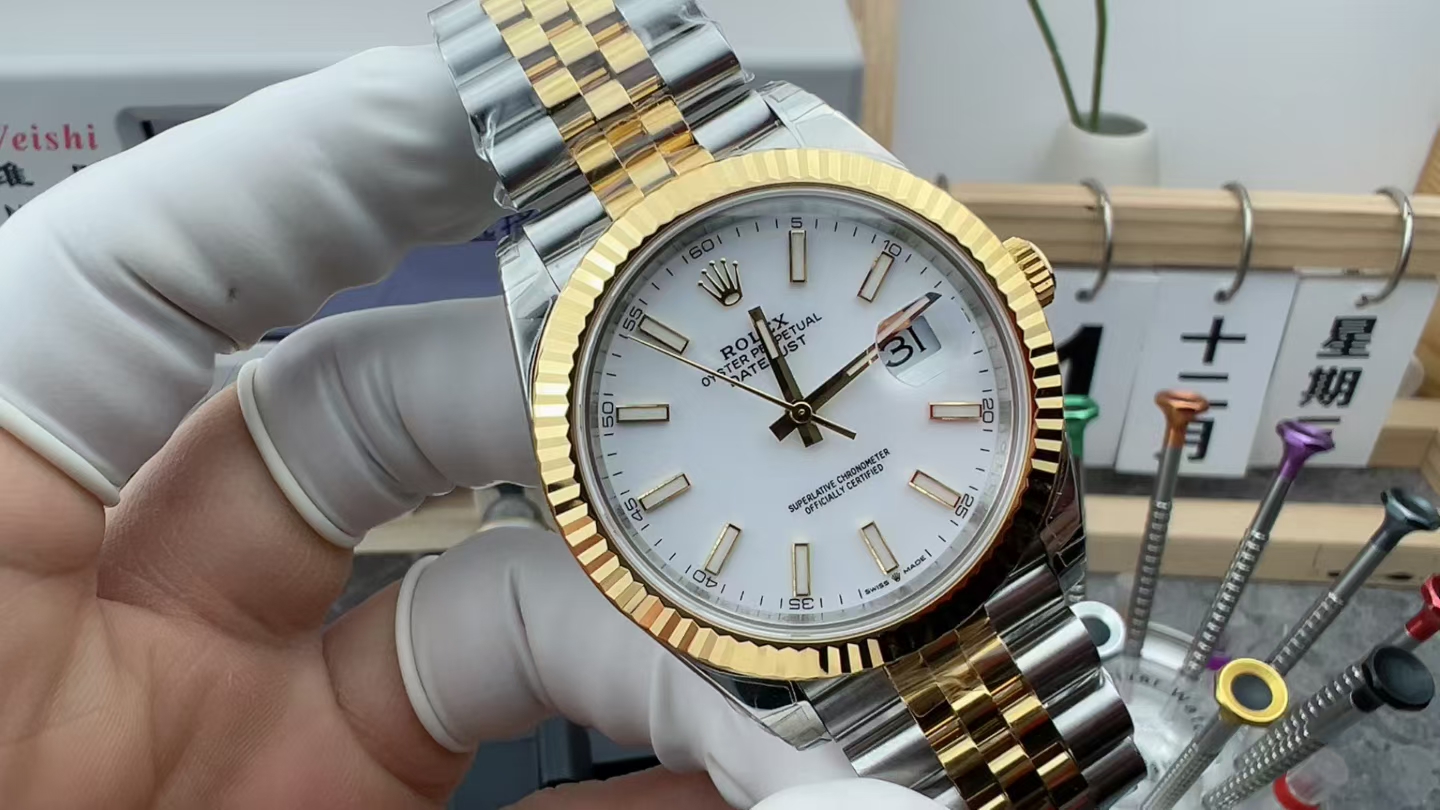 VS Rolex Gold White Disc Log 126333 White Disc