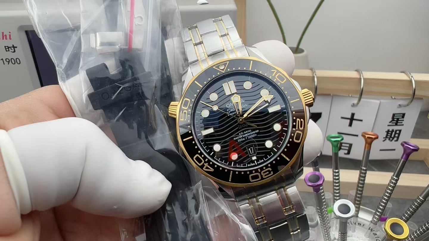 VS Omega gold black plate seahorse 300 steel strip