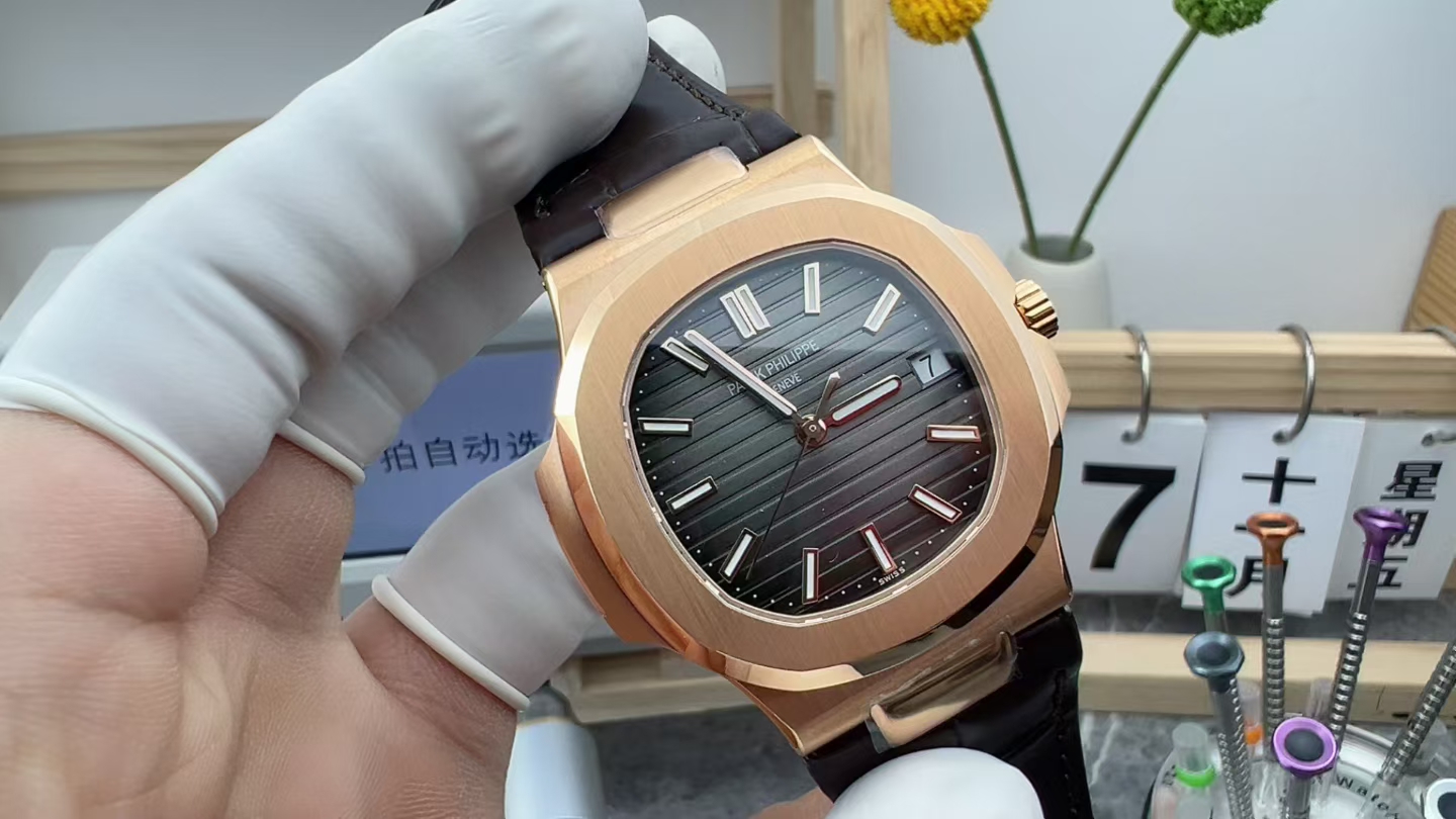 3K Patek Philippe rose gold Nautilus belt black disc