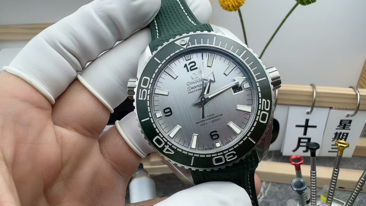 VS Omega Seahorse 600 Rubber Strap Green Plate