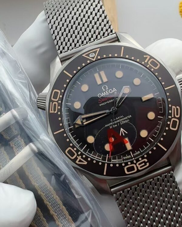 VS Omega black plate has no time to die, Milanese strap