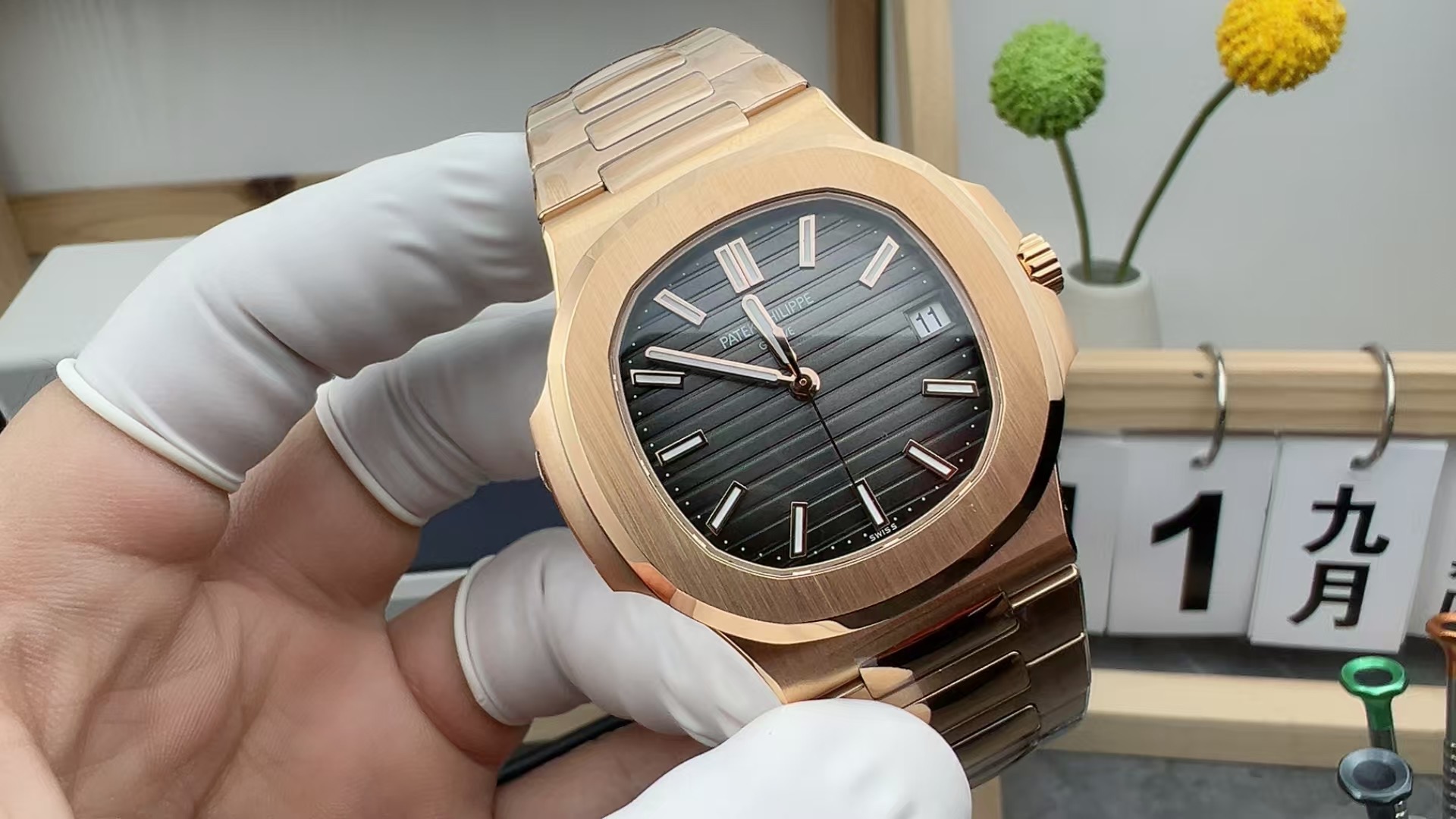3K Patek Philippe rose gold 5711 steel strip black plate