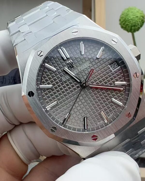 VS Audemars Piguet grey plate 15500 steel belt grey plate