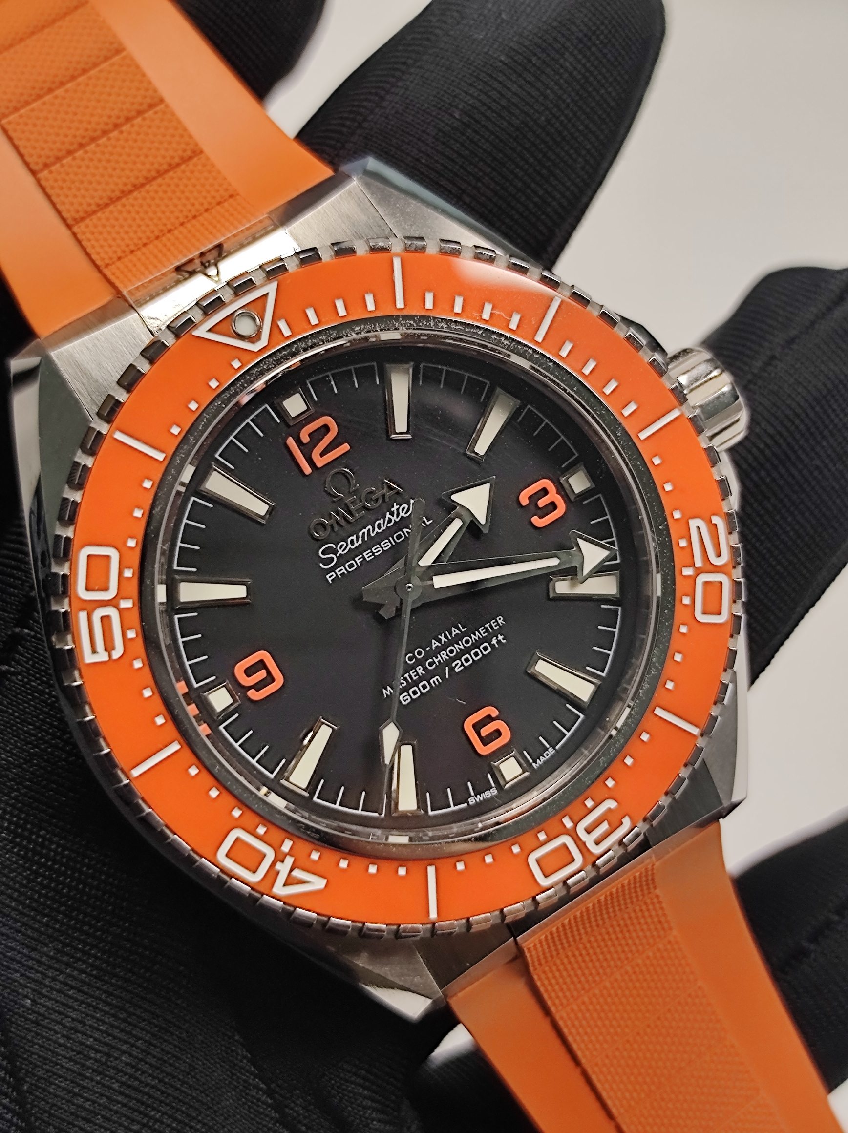 VS Omega + Seahorse Rubber Strap Orange Black Plate