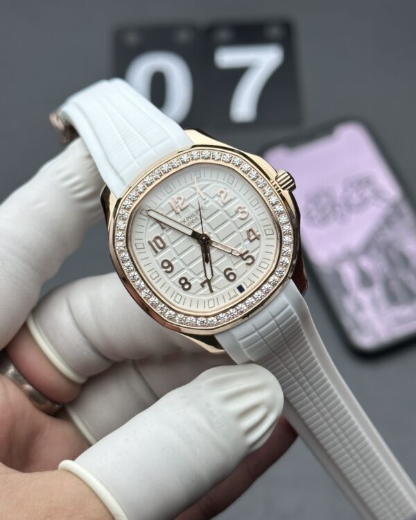 GR Patek Philippe 5268 belt white disc