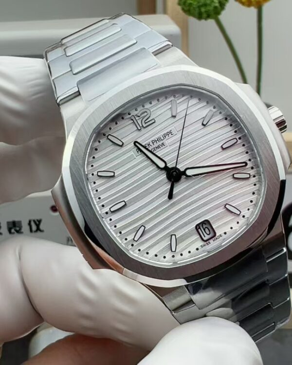 3K Patek Philippe 7118 Female Nautilus Steel Band White Plate