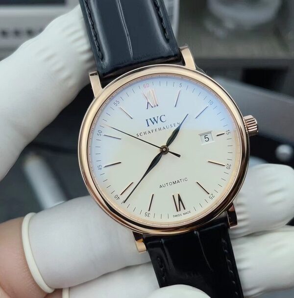 V7 World Rose Gold Wave Belt White Plate