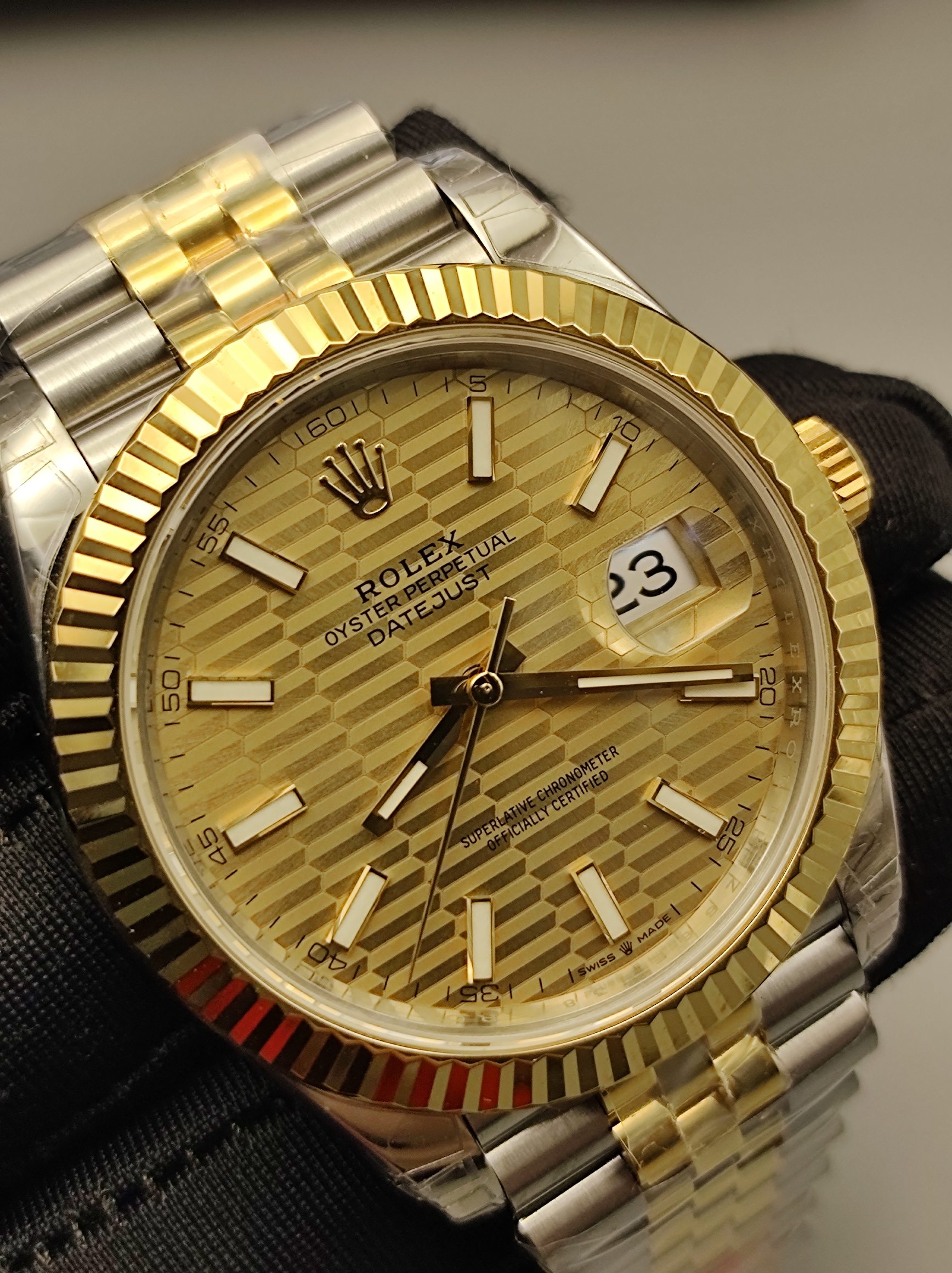 VS Rolex Gold Log 41MM Steel Strip