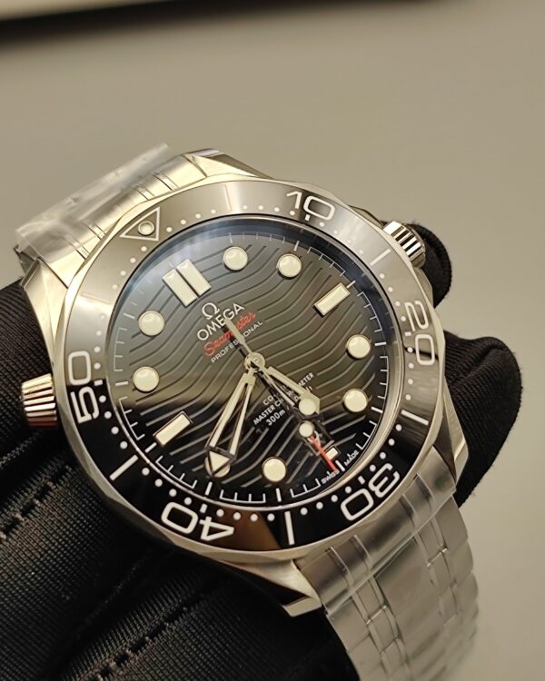 VS Omega Seahorse 300 Steel Belt Black Plate