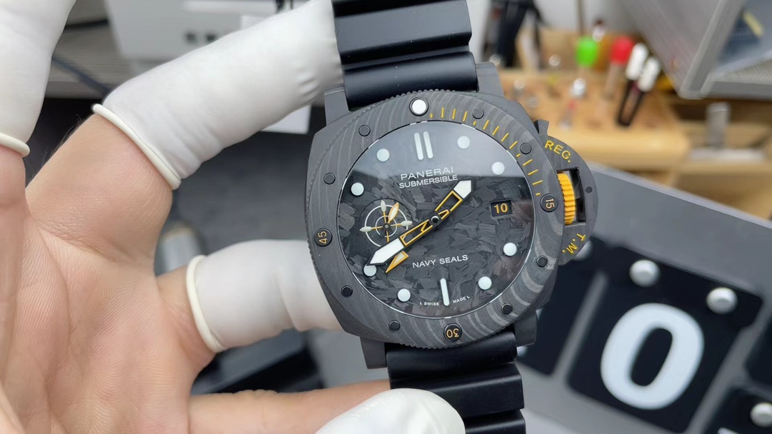VS Panerai carbon fiber 1324 rubber strap black plate