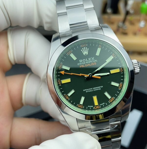 VS Rolex's new green glass lightning needle steel strip