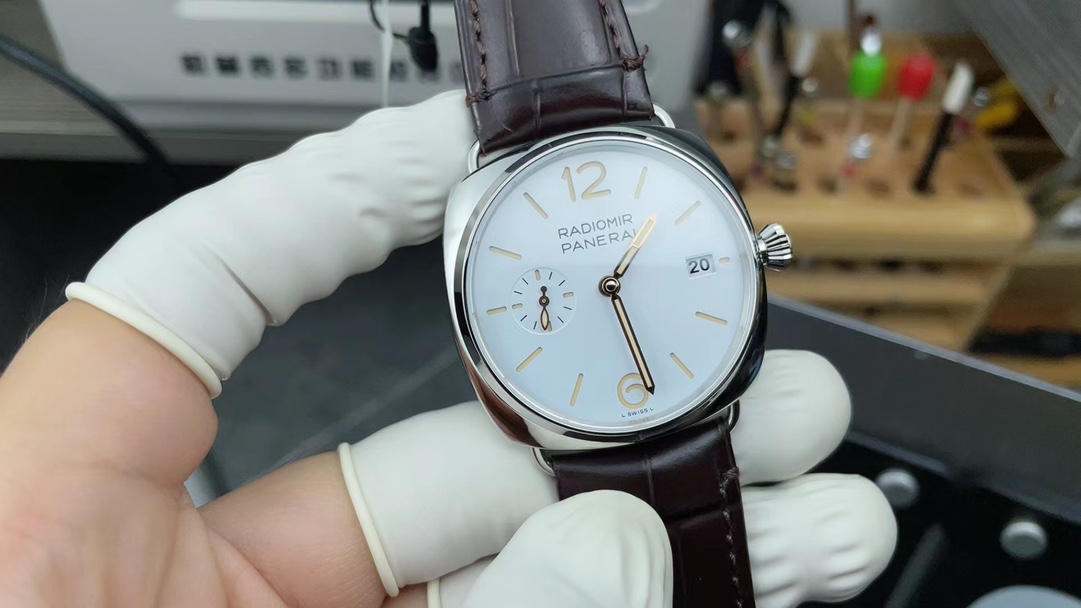 VS Panerai steel small second calendar belt white disc