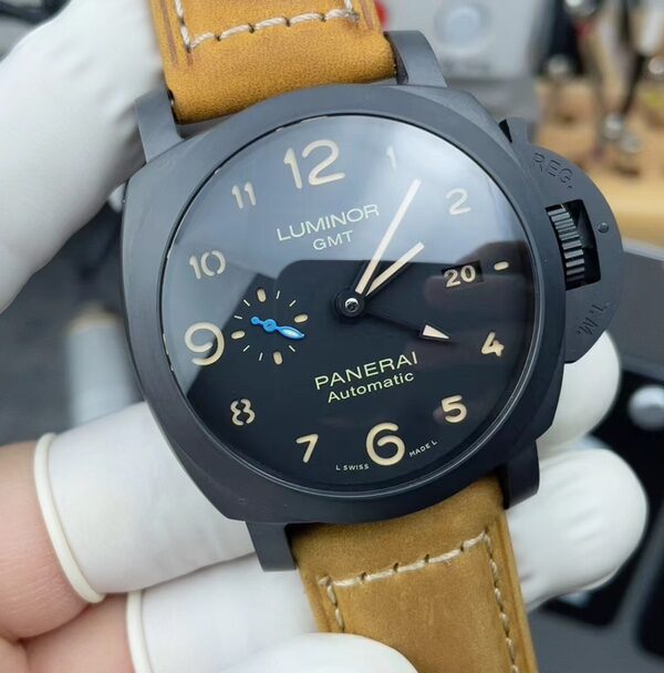 VS Panerai black ceramics in two places